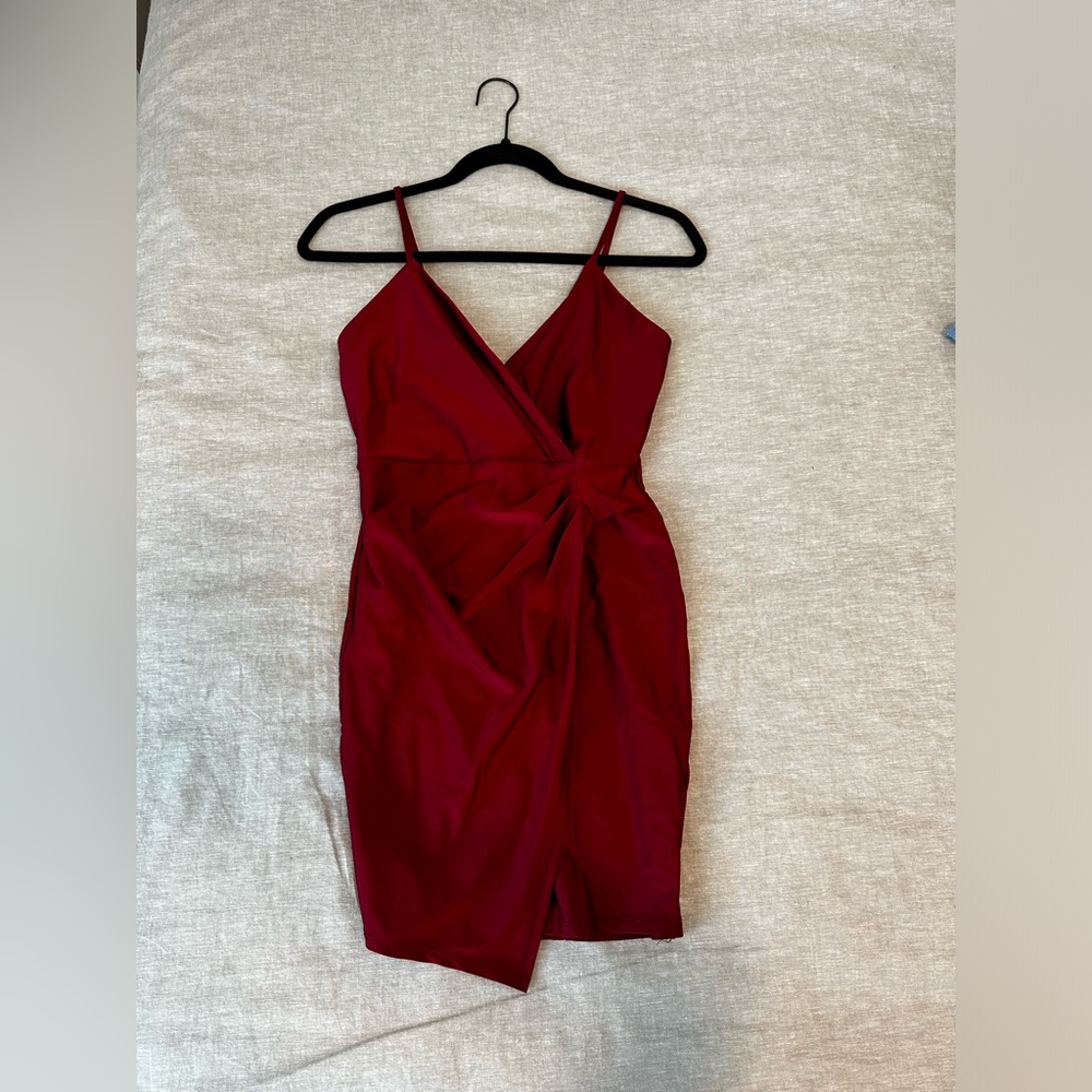 Brand: Olive tree, size: small. Color: deep red